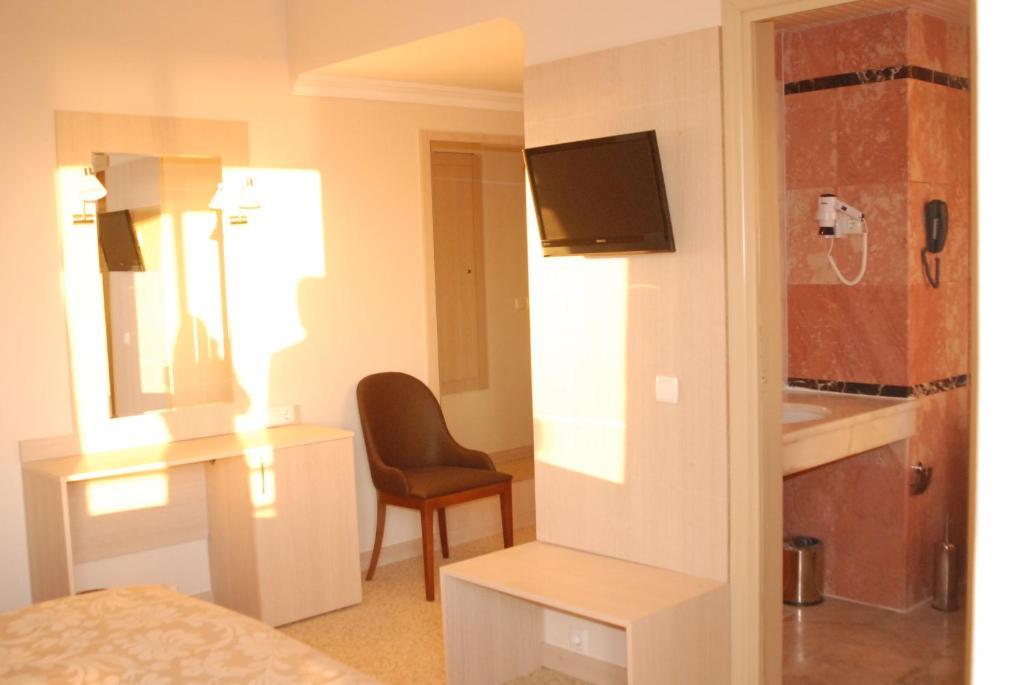 Hotel Suix Lara Antalya Habitación foto